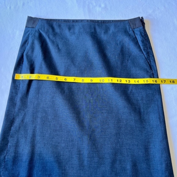 Theory Thais pencil skirt with subtle navy stripes - Picture 8 of 11